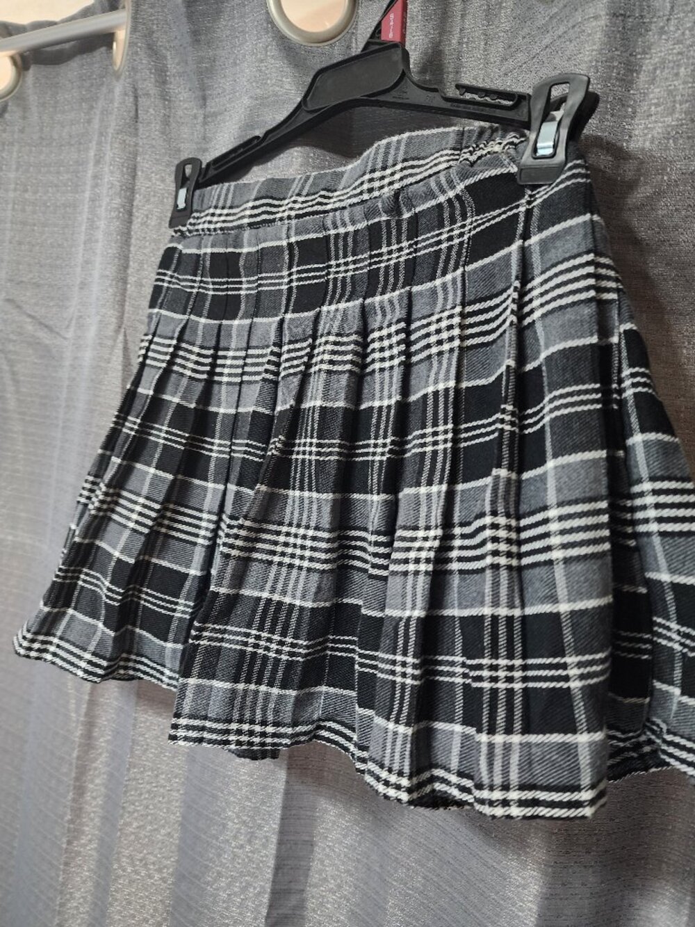 SET: Pleated Skirt and Graphic Tee Combo - Picture 2 of 3